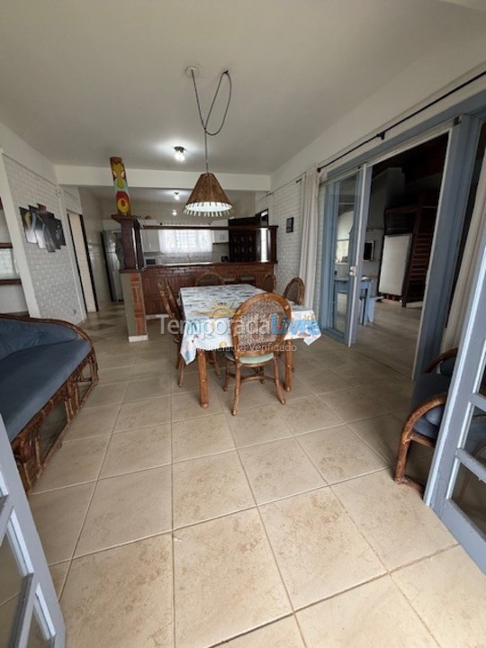 Casa para aluguel de temporada em São Francisco do Sul (Praia Grande)