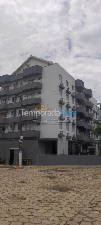 Apartamento para aluguel de temporada em Ubatuba (Praia das Toninhas)