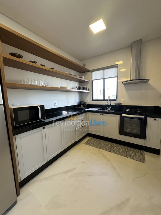 Apartamento para alquiler de vacaciones em Itapema (Meia Praia)