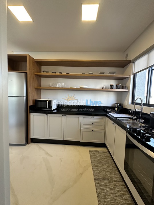 Apartamento para alquiler de vacaciones em Itapema (Meia Praia)