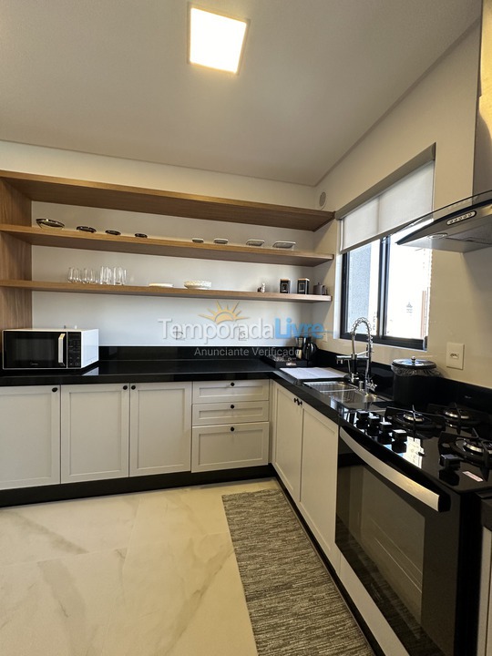 Apartamento para alquiler de vacaciones em Itapema (Meia Praia)