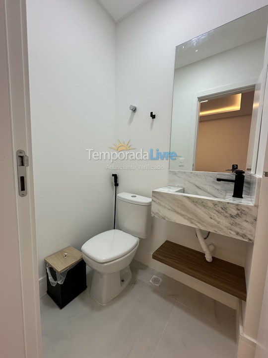 Apartamento para alquiler de vacaciones em Itapema (Meia Praia)