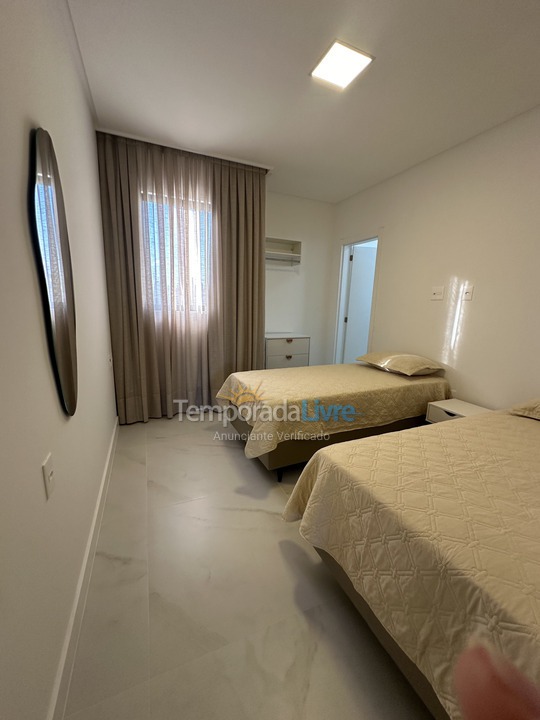 Apartamento para alquiler de vacaciones em Itapema (Meia Praia)