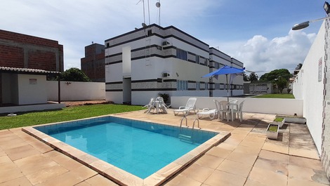 Guarajuba, praia e piscina, quarto e sala aconchegante