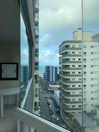 Ref: 902 Maravilhoso e espaçoso- 3 quartos Rua 264