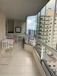 Ref: 902 Maravilhoso e espaçoso- 3 quartos Rua 264