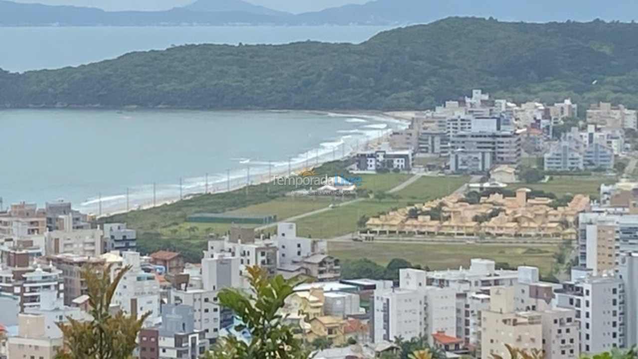 Apartamento para aluguel de temporada em Governador Celso Ramos (Praia de Palmas)