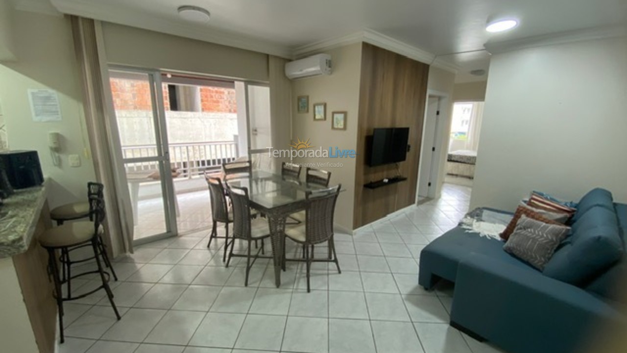 Apartamento para aluguel de temporada em Governador Celso Ramos (Praia de Palmas)