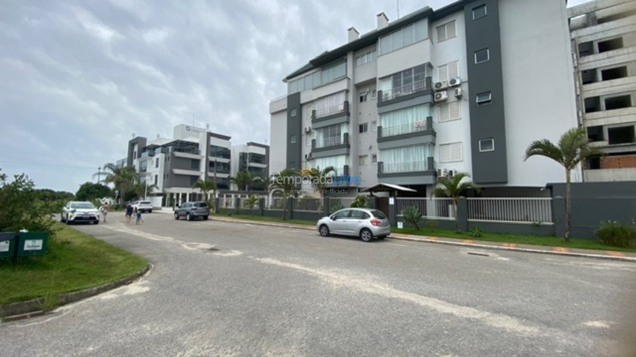 Apartamento para aluguel de temporada em Governador Celso Ramos (Praia de Palmas)