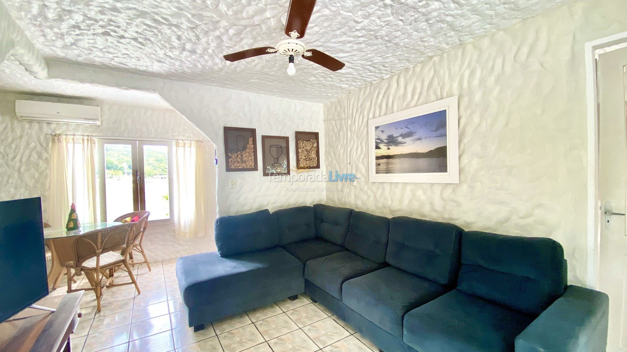 Casa para aluguel de temporada em Porto Belo (Enseada Encantada)