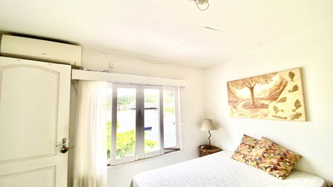 Casa parte superior para 4 pessoas com vista para o mar em Porto Belo