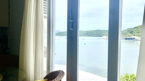 Casa parte superior para 4 pessoas com vista para o mar em Porto Belo