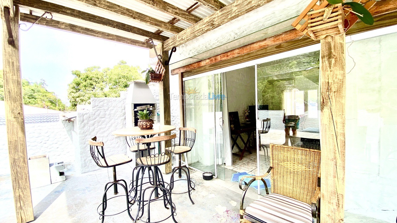 Casa para aluguel de temporada em Porto Belo (Enseada Encantada)