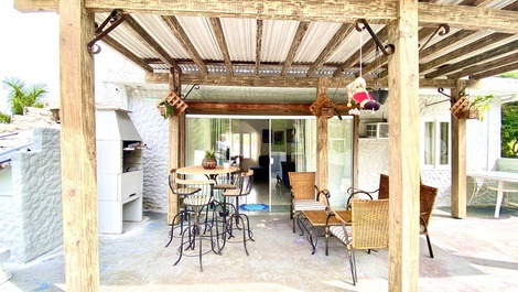 Casa parte superior para 4 pessoas com vista para o mar em Porto Belo