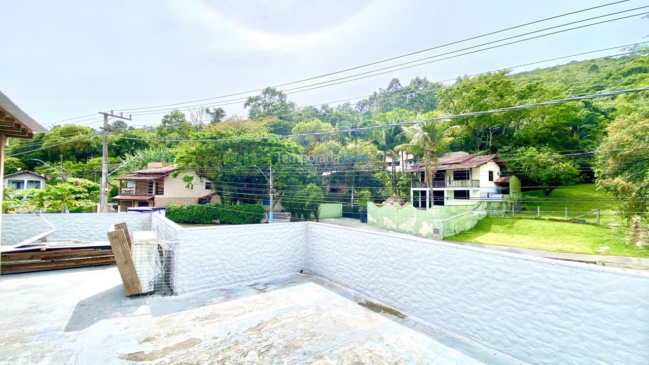 Casa para aluguel de temporada em Porto Belo (Enseada Encantada)