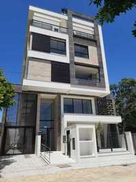 LINDO apartatamento 3 suítes - MARISCAL - 350m do mar. Alto padrão.