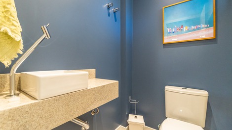 LINDO apartatamento 3 suítes - MARISCAL - 350m do mar. Alto padrão.