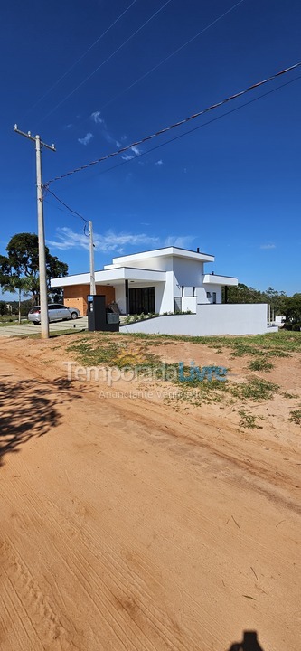 Casa para aluguel de temporada em Paranapanema (Riviera de Santa Cristina Xiii)