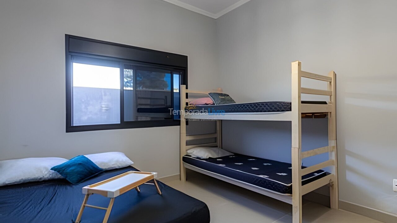 Casa para alquiler de vacaciones em Paranapanema (Riveira Santa Cristina 13)