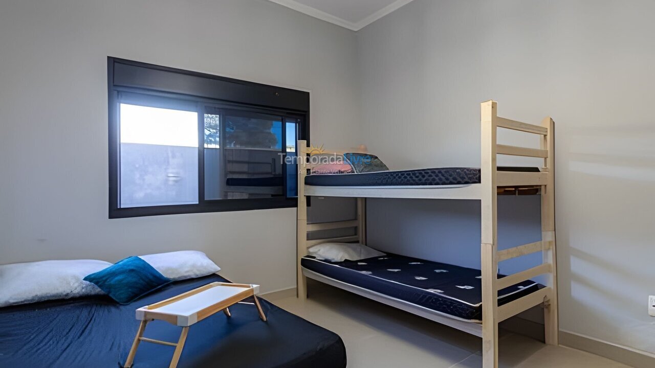 Casa para alquiler de vacaciones em Paranapanema (Riveira Santa Cristina 13)