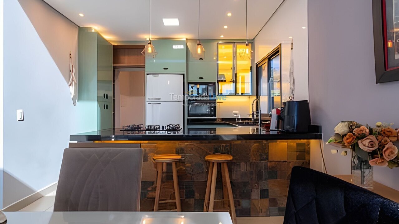 Casa para alquiler de vacaciones em Paranapanema (Riveira Santa Cristina 13)