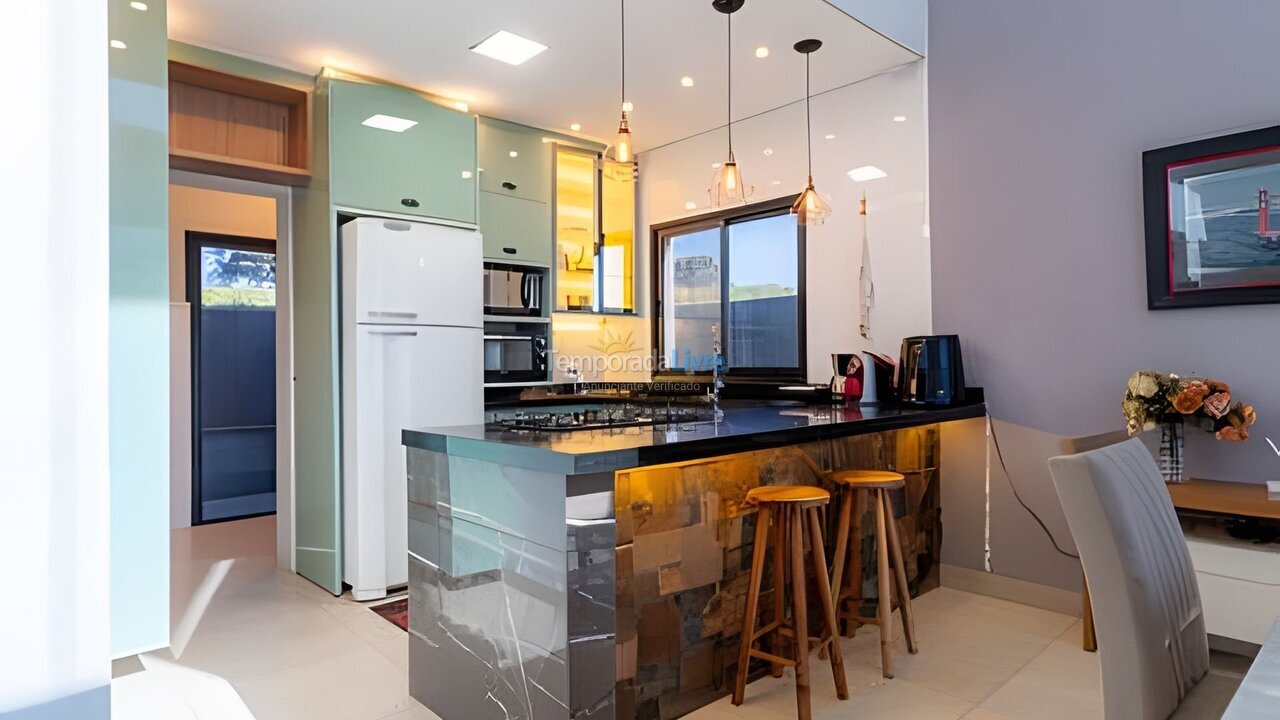 Casa para alquiler de vacaciones em Paranapanema (Riveira Santa Cristina 13)