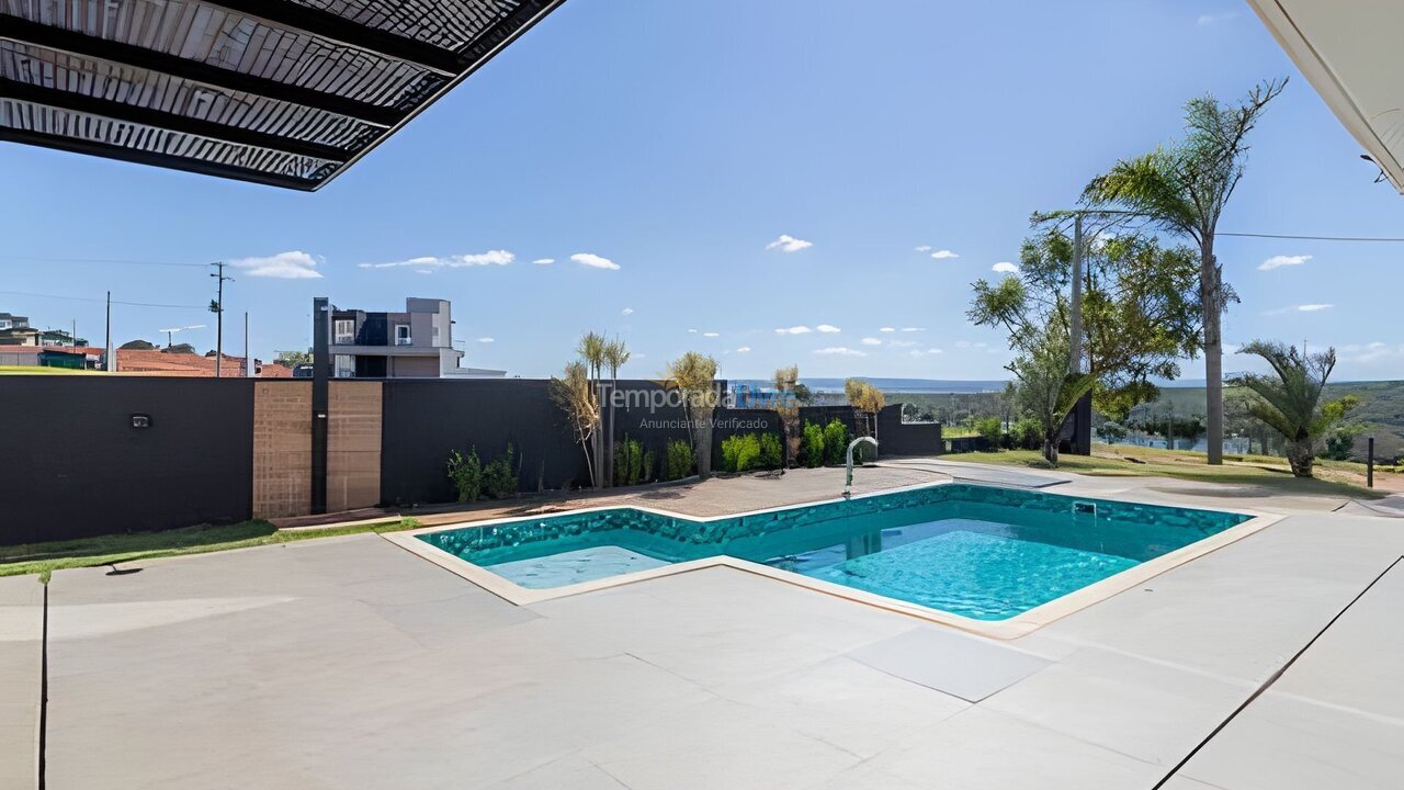 Casa para alquiler de vacaciones em Paranapanema (Riveira Santa Cristina 13)