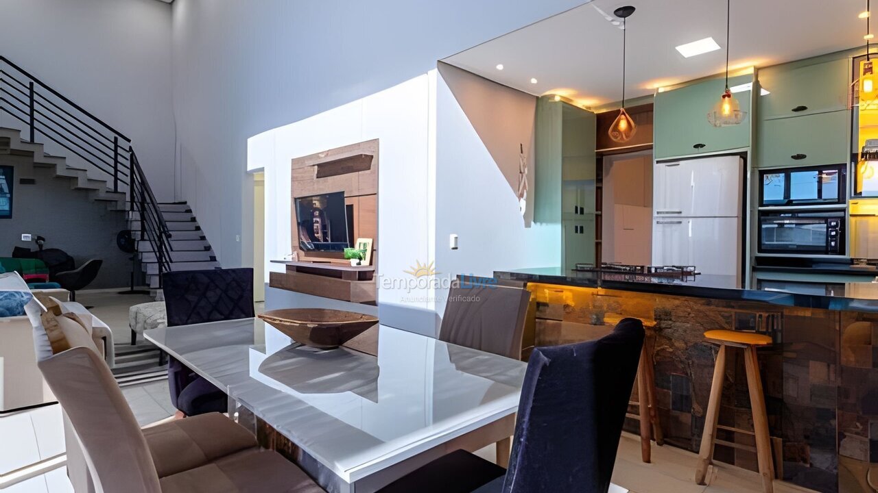 Casa para alquiler de vacaciones em Paranapanema (Riveira Santa Cristina 13)