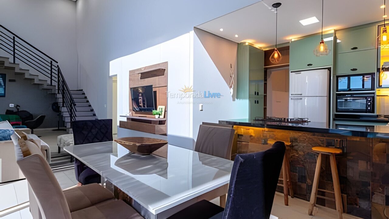 Casa para alquiler de vacaciones em Paranapanema (Riveira Santa Cristina 13)