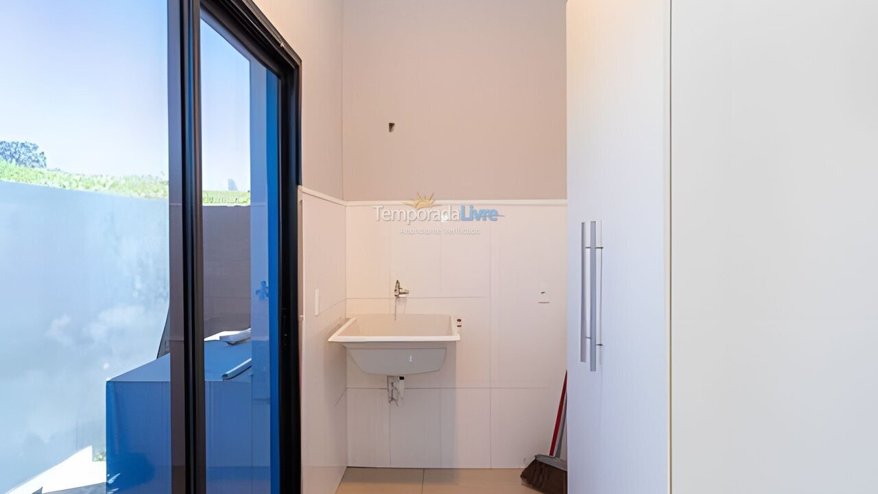 Casa para alquiler de vacaciones em Paranapanema (Riveira Santa Cristina 13)