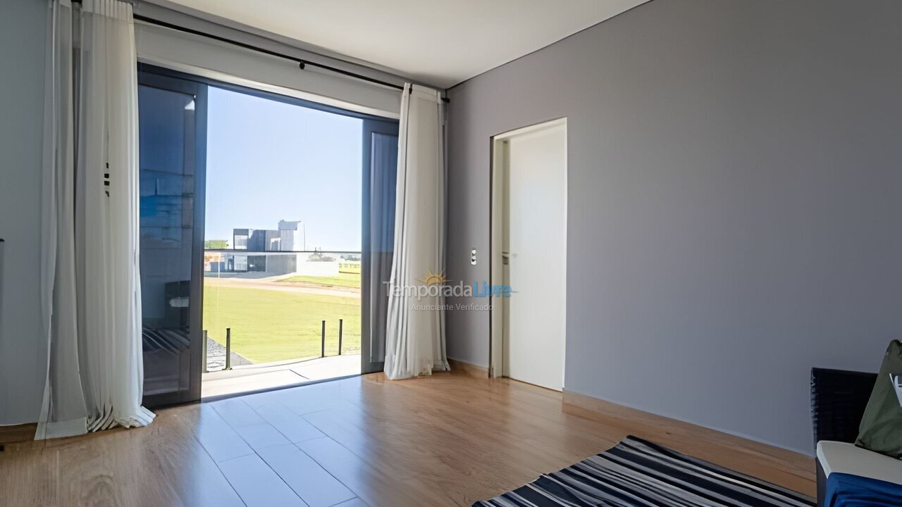 Casa para alquiler de vacaciones em Paranapanema (Riveira Santa Cristina 13)