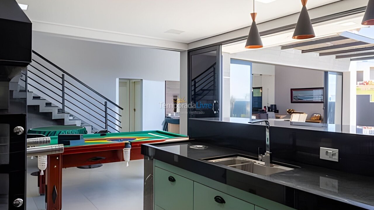 Casa para alquiler de vacaciones em Paranapanema (Riveira Santa Cristina 13)