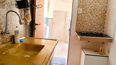 Aqui voce tem uma cozinha compacta mas com o necessário para preparar suas refeições.