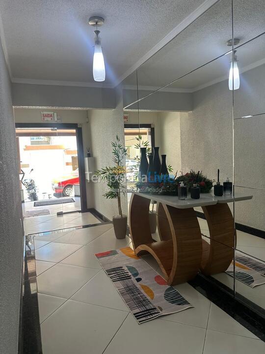 Apartamento para aluguel de temporada em Itapema (Meia Praia)