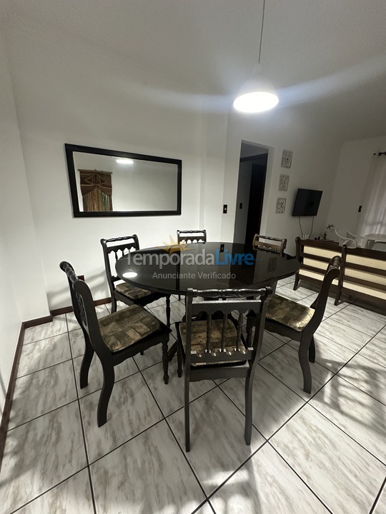 Apartamento para aluguel de temporada em Itapema (Meia Praia)