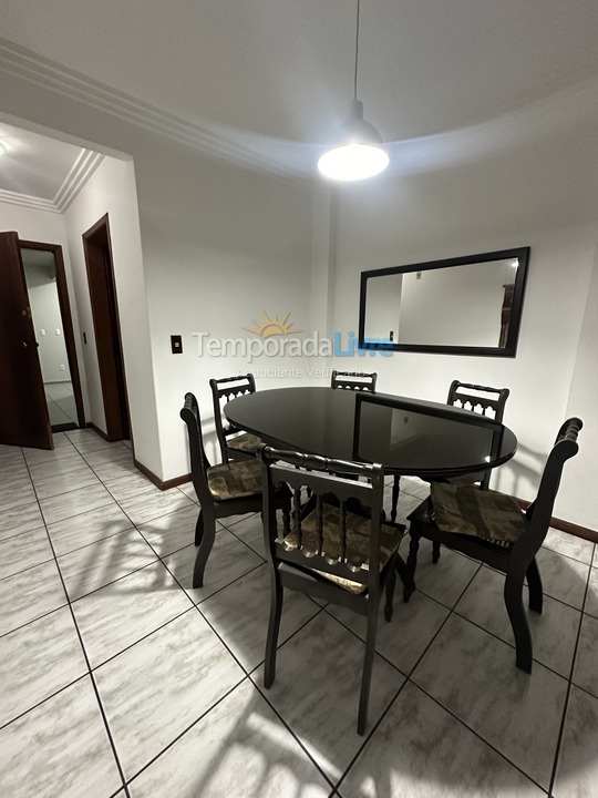Apartamento para aluguel de temporada em Itapema (Meia Praia)