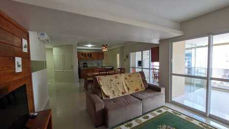 Apartment with 3 suites, sea view, Itapema, SC center