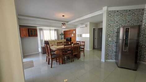 Apartment with 3 suites, sea view, Itapema, SC center