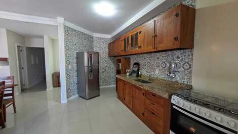 Apartment with 3 suites, sea view, Itapema, SC center