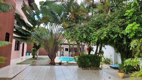 Two apartments 230m from the sea in Ubatuba (ground floor and first floor)