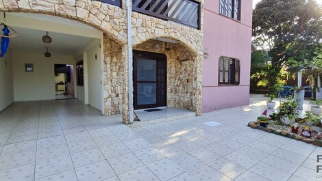 Two apartments 230m from the sea in Ubatuba (ground floor and first floor)