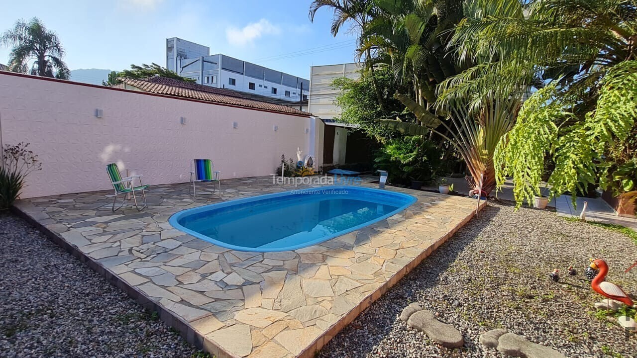 Apartment for vacation rental in São Francisco do Sul (Ubatuba)