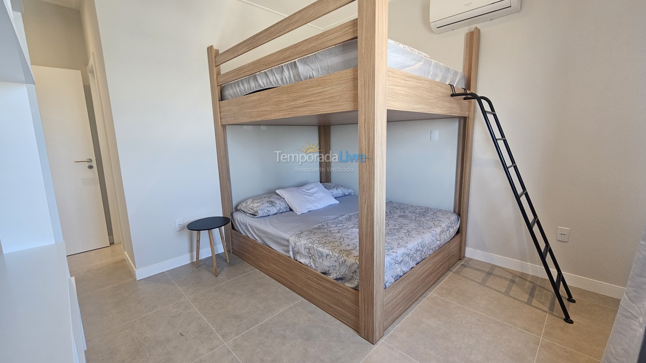 Apartamento para aluguel de temporada em Bombinhas (Praia de Quatro Ilhas)