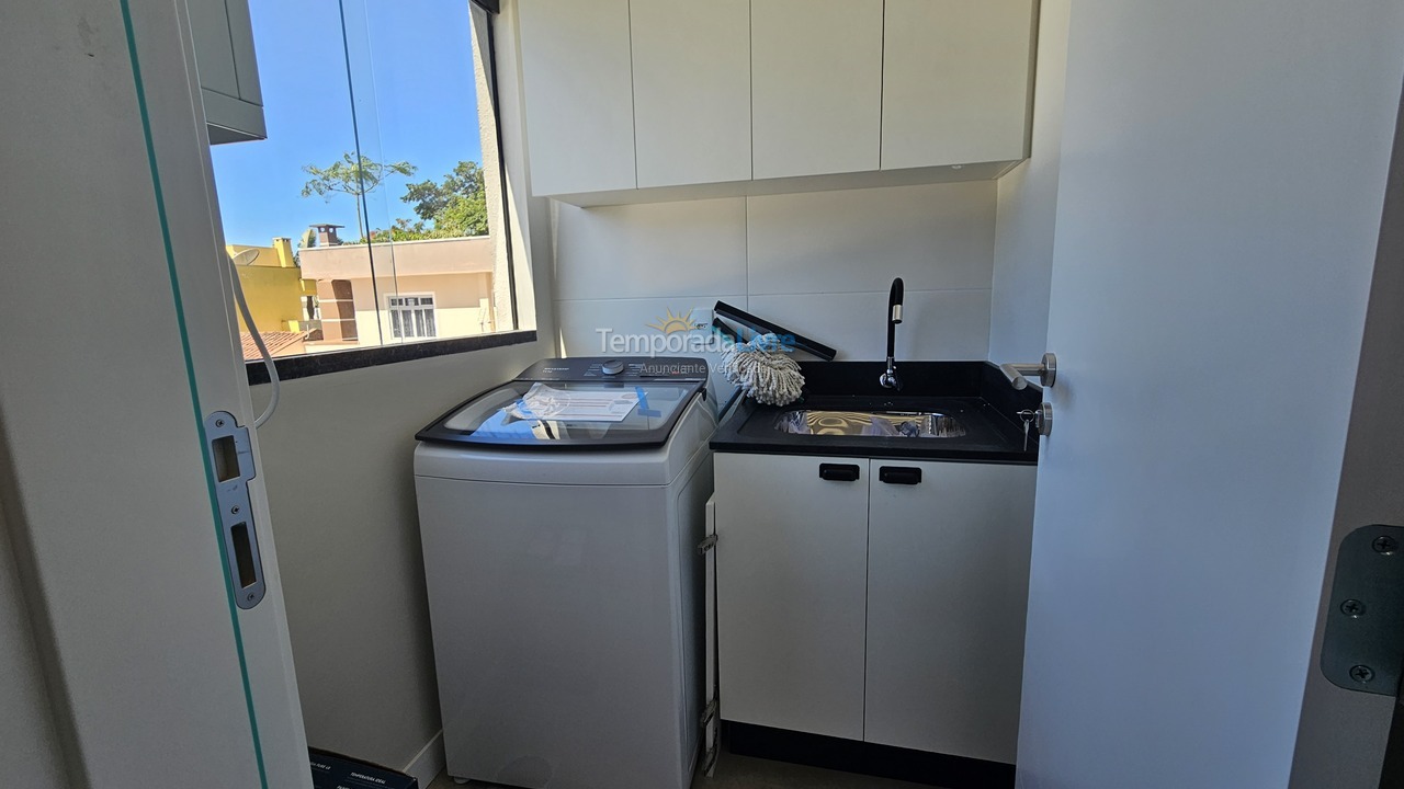 Apartamento para aluguel de temporada em Bombinhas (Praia de Quatro Ilhas)