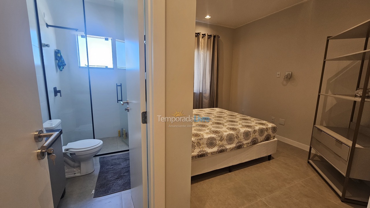 Apartamento para aluguel de temporada em Bombinhas (Praia de Quatro Ilhas)