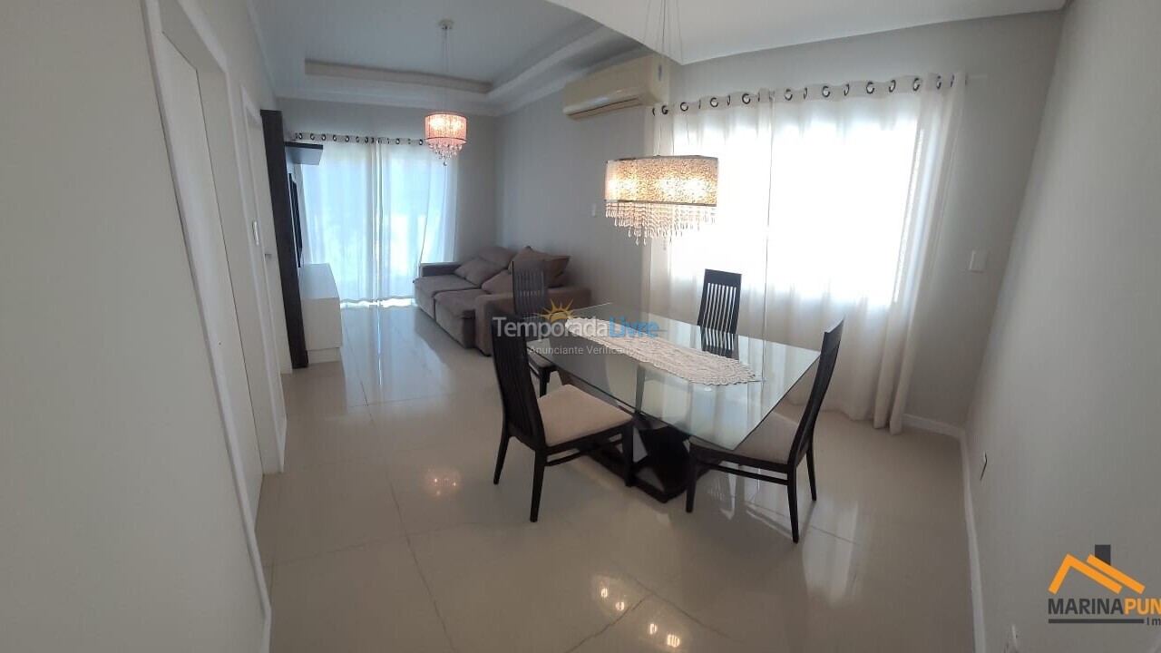 Casa para aluguel de temporada em Florianópolis (Jurere Tradicional)