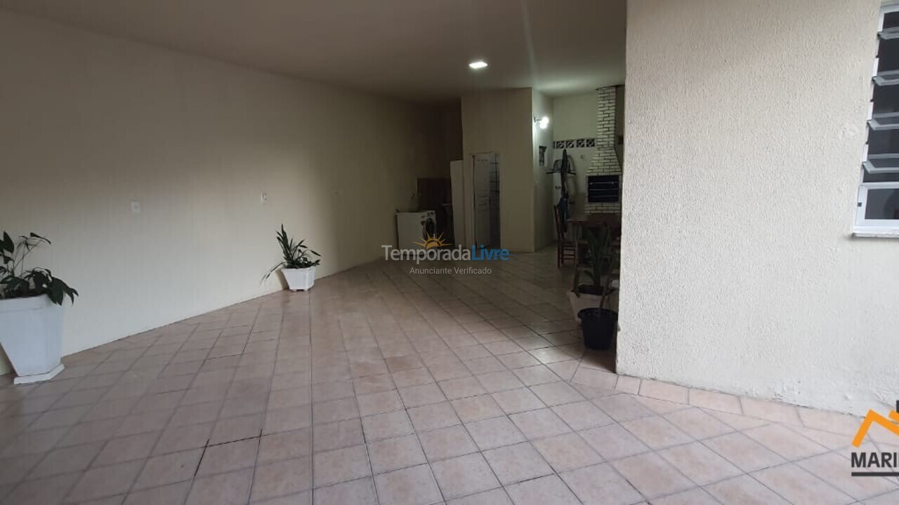 Casa para aluguel de temporada em Florianópolis (Jurere Tradicional)