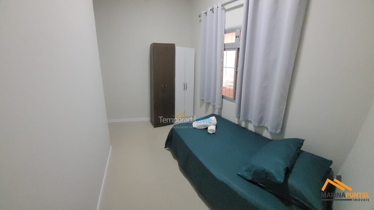 Casa para aluguel de temporada em Florianópolis (Jurere Tradicional)