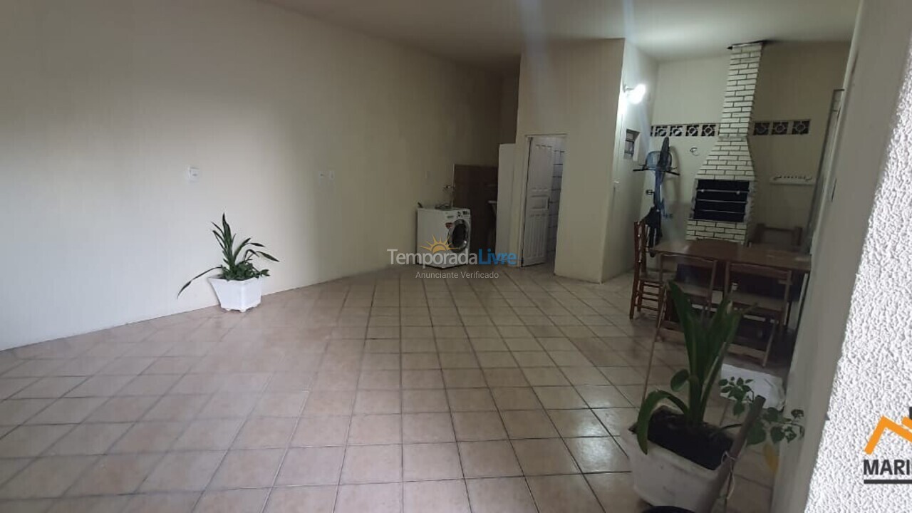 Casa para aluguel de temporada em Florianópolis (Jurere Tradicional)