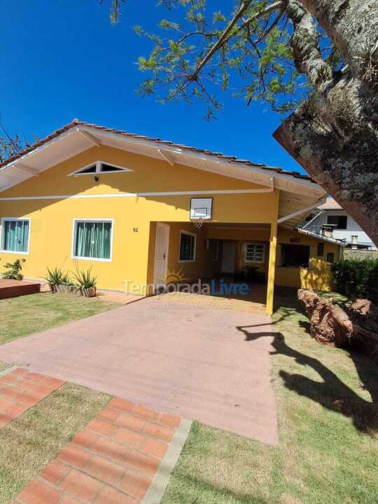 Casa para aluguel de temporada em Bombinhas (Morrinhos)